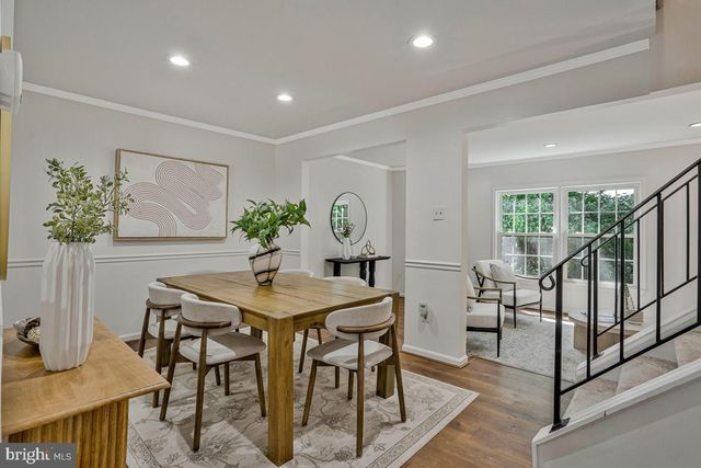 7821 GROVELAND SQ, Springfield, VA 22153