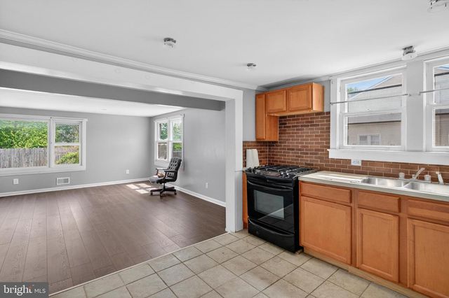 306 DELSEA DR, Sewell, NJ 08080