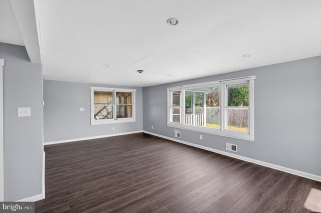 306 DELSEA DR, Sewell, NJ 08080
