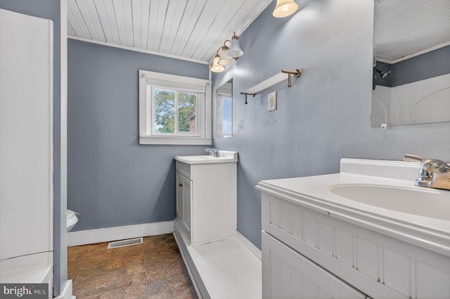 306 DELSEA DR, Sewell, NJ 08080