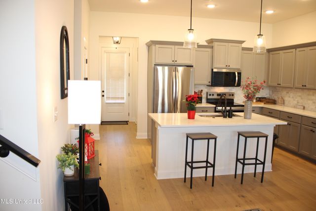 612 Bolivar Drive, Nesbit, MS 38651