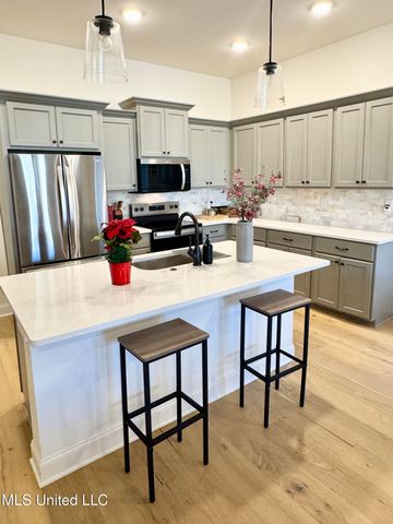 612 Bolivar Drive, Nesbit, MS 38651