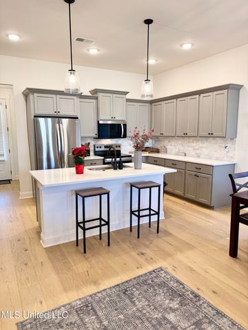 612 Bolivar Drive, Nesbit, MS 38651