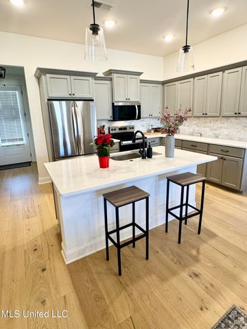 612 Bolivar Drive, Nesbit, MS 38651