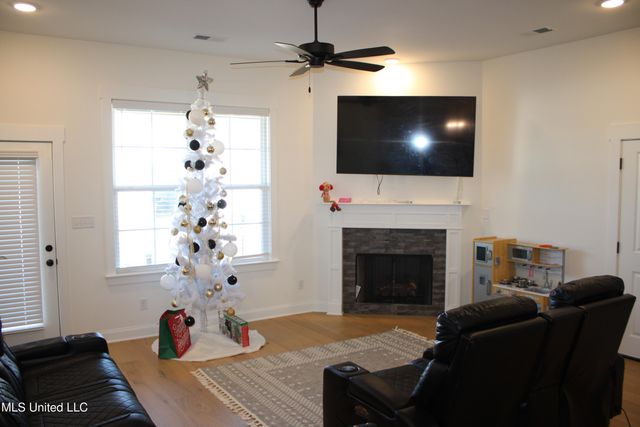 612 Bolivar Drive, Nesbit, MS 38651