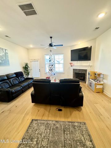 612 Bolivar Drive, Nesbit, MS 38651