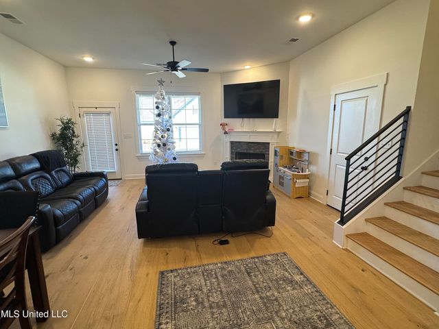 612 Bolivar Drive, Nesbit, MS 38651