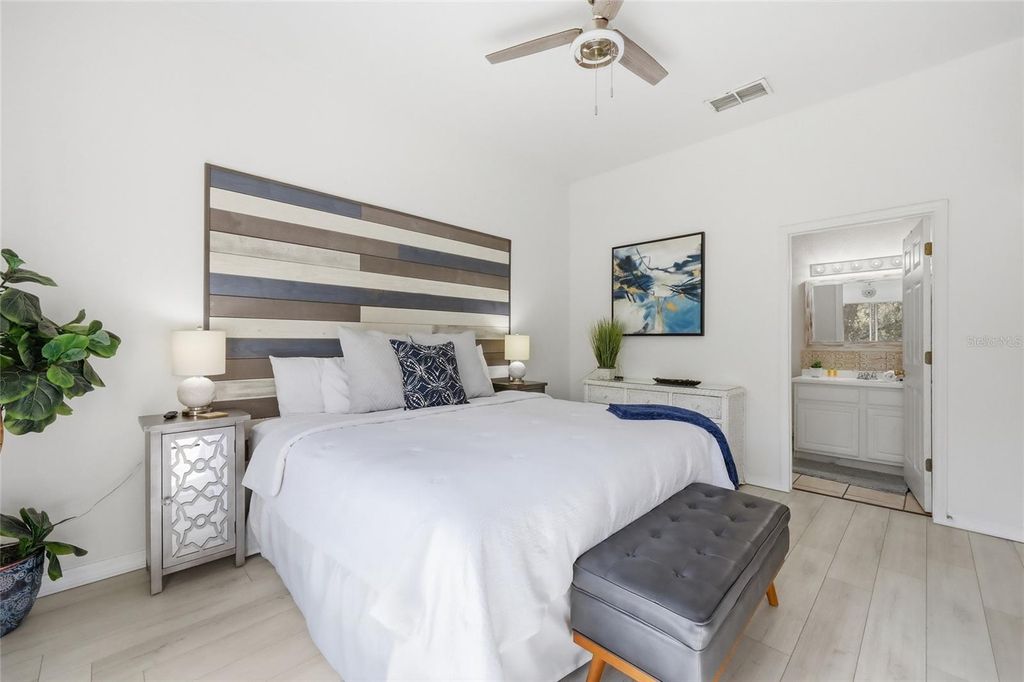 Image 11 of property listing at 411 LUCAYA LOOP 411, Davenport, FL 33897