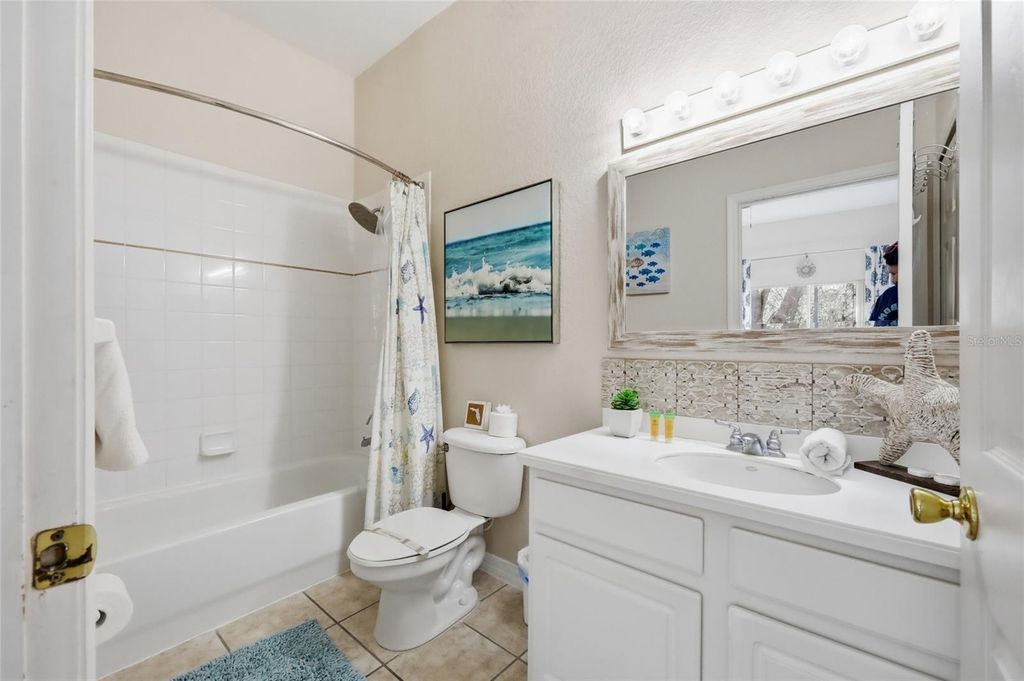 Image 12 of property listing at 411 LUCAYA LOOP 411, Davenport, FL 33897