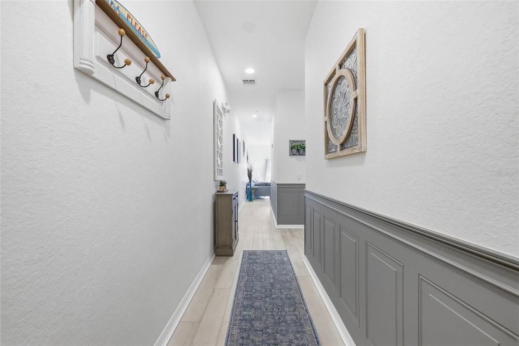 Image 3 of property listing at 411 LUCAYA LOOP 411, Davenport, FL 33897