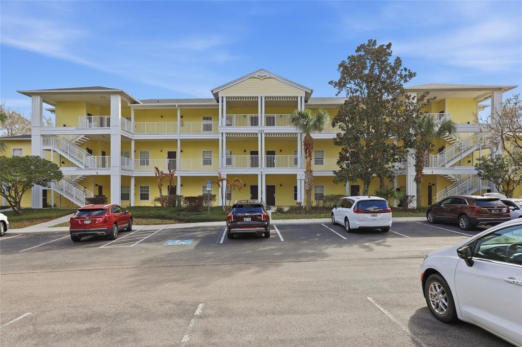 Image 37 of property listing at 411 LUCAYA LOOP 411, Davenport, FL 33897