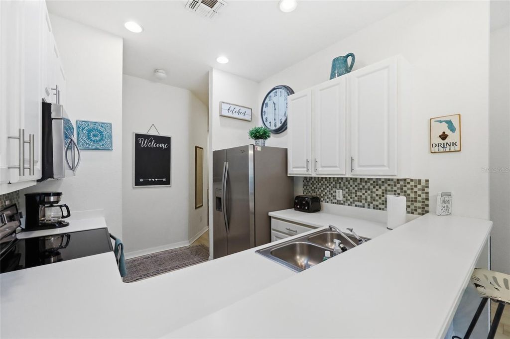 Image 9 of property listing at 411 LUCAYA LOOP 411, Davenport, FL 33897