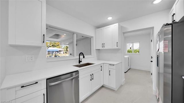 331 Washington CT, Fort Myers Beach, FL 33931