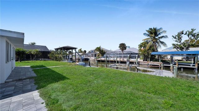 331 Washington CT, Fort Myers Beach, FL 33931