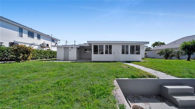 331 Washington CT, Fort Myers Beach, FL 33931