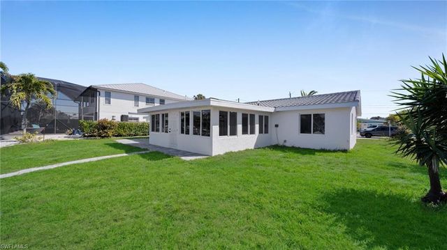 331 Washington CT, Fort Myers Beach, FL 33931