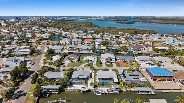 331 Washington CT, Fort Myers Beach, FL 33931