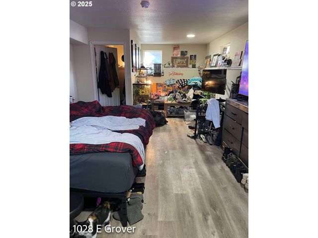 1028 E GROVER Ave, Cottage Grove, OR 97424