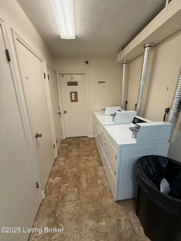 310 El Conquistador Pl 310, Louisville, KY 40220