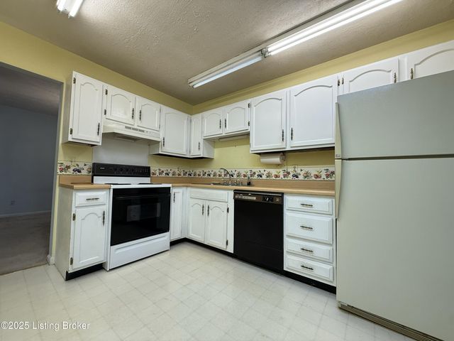 310 El Conquistador Pl 310, Louisville, KY 40220