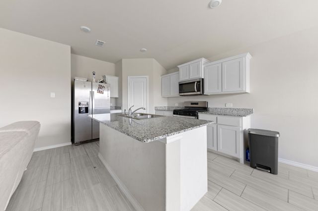 752 Cedarbrook Drive, Fort Worth, TX 76131