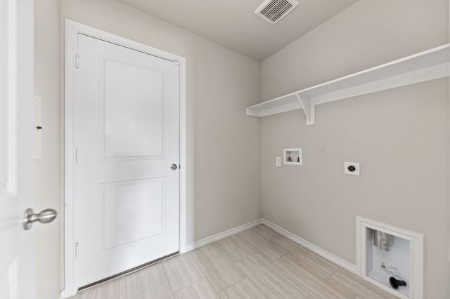 752 Cedarbrook Drive, Fort Worth, TX 76131