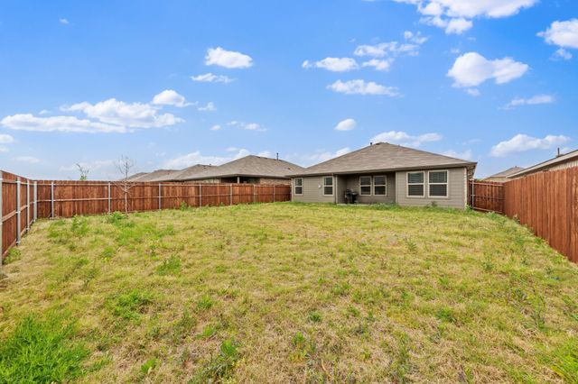 752 Cedarbrook Drive, Fort Worth, TX 76131