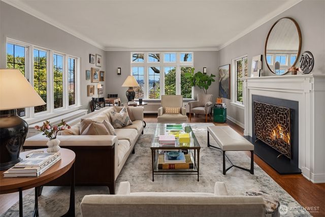 115 Dorffel Drive E, Seattle, WA 98112