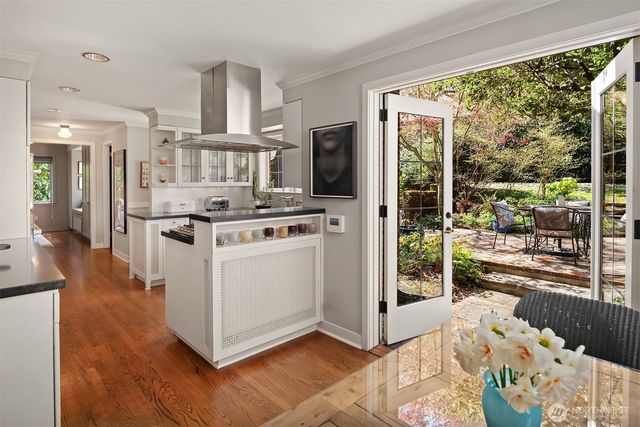 115 Dorffel Drive E, Seattle, WA 98112