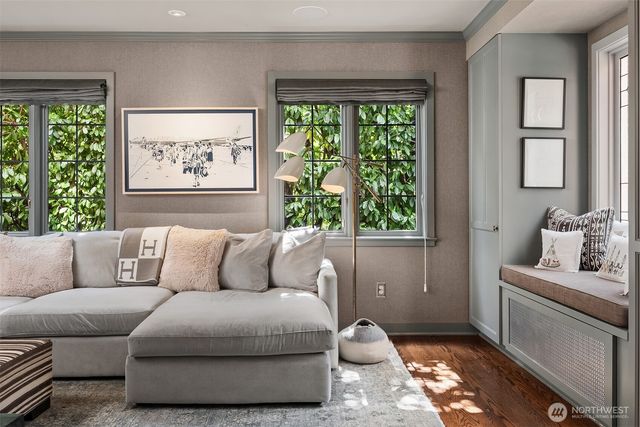 115 Dorffel Drive E, Seattle, WA 98112