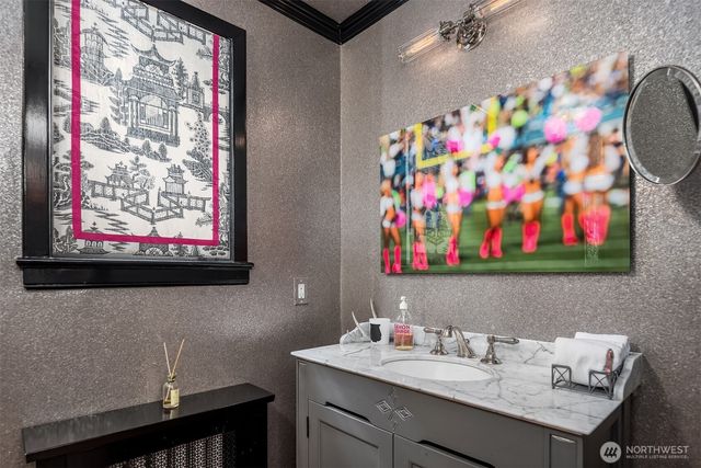 115 Dorffel Drive E, Seattle, WA 98112