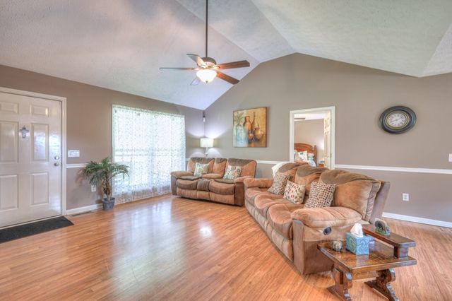 218 Wall Street, Shelbyville, TN 37160