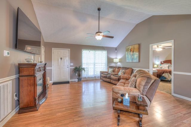 218 Wall Street, Shelbyville, TN 37160