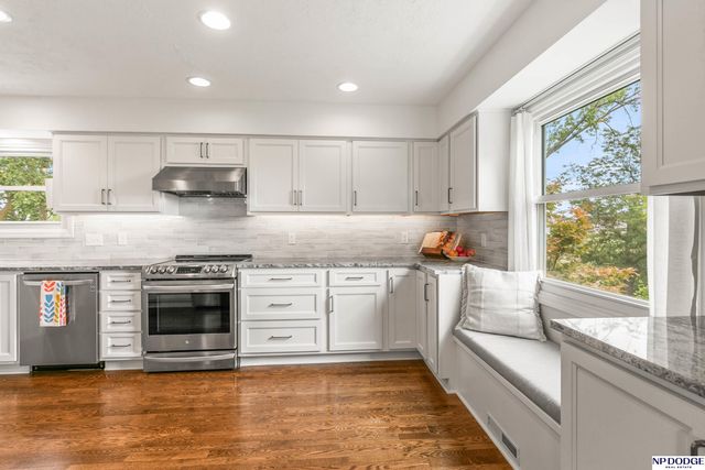 10920 Larimore Avenue, Omaha, NE 68164