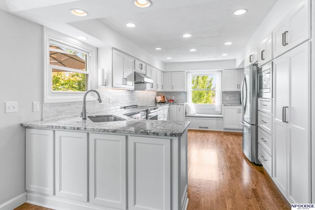 10920 Larimore Avenue, Omaha, NE 68164