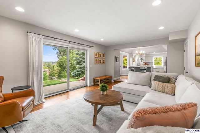 10920 Larimore Avenue, Omaha, NE 68164