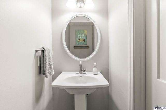 10920 Larimore Avenue, Omaha, NE 68164