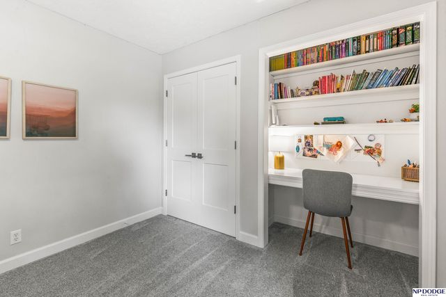 10920 Larimore Avenue, Omaha, NE 68164