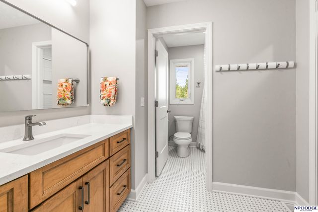 10920 Larimore Avenue, Omaha, NE 68164