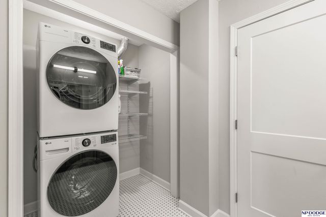 10920 Larimore Avenue, Omaha, NE 68164