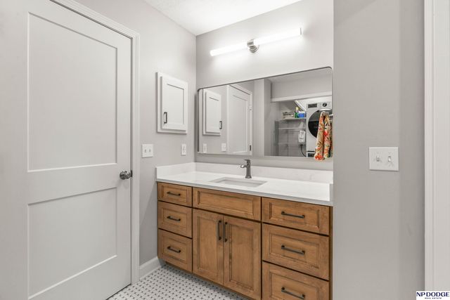 10920 Larimore Avenue, Omaha, NE 68164