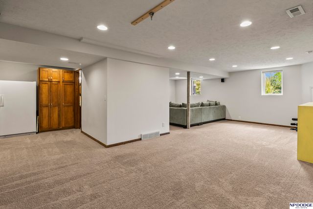 10920 Larimore Avenue, Omaha, NE 68164