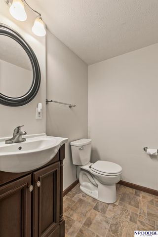 10920 Larimore Avenue, Omaha, NE 68164