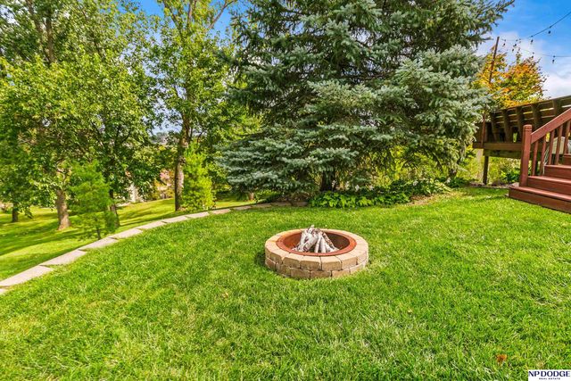 10920 Larimore Avenue, Omaha, NE 68164