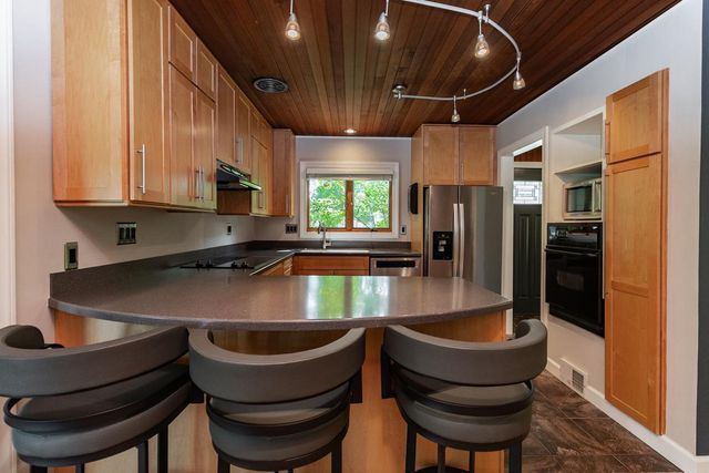 5808 France Avenue S, Edina, MN 55410