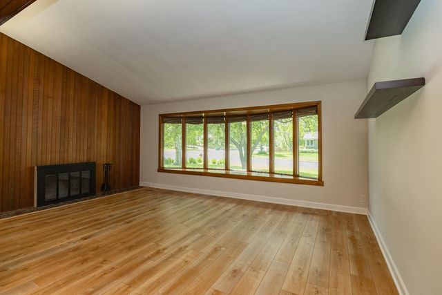 5808 France Avenue S, Edina, MN 55410