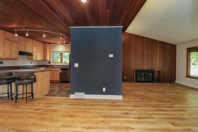 5808 France Avenue S, Edina, MN 55410