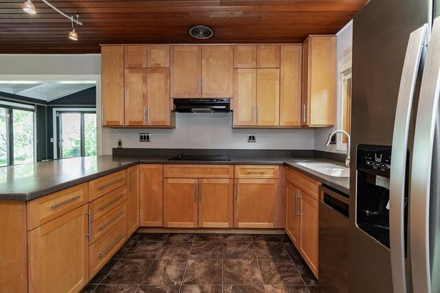 5808 France Avenue S, Edina, MN 55410