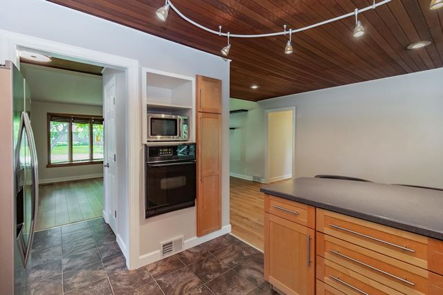 5808 France Avenue S, Edina, MN 55410