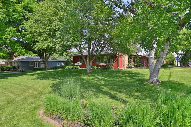 5808 France Avenue S, Edina, MN 55410